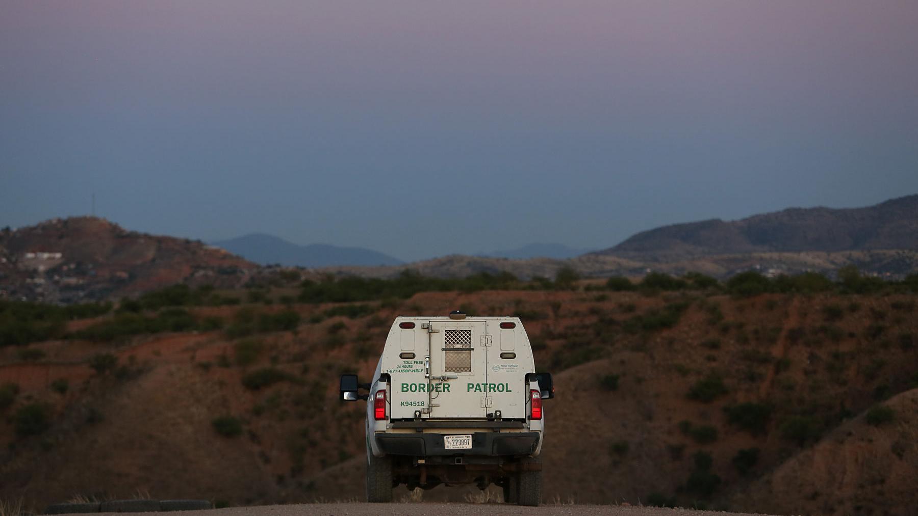 Grand jury: Border Patrol agent in Nogales struck crosser with truck